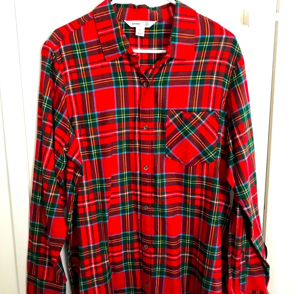 Brand New! Old Navy Tunic length flannel shirt.